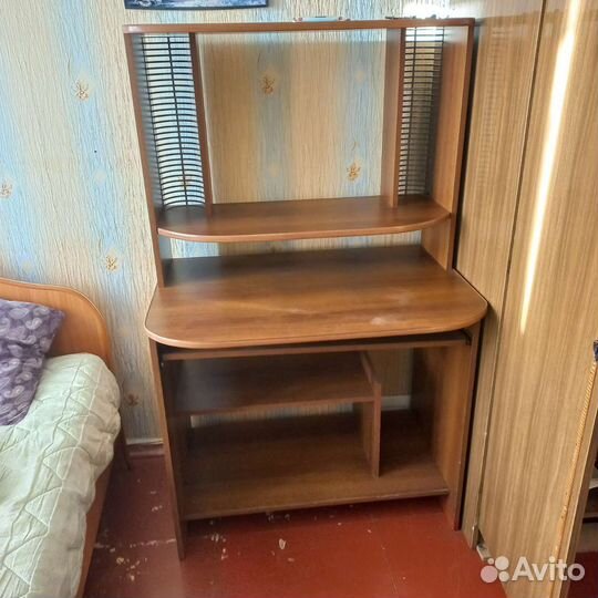 Стол для компьютера