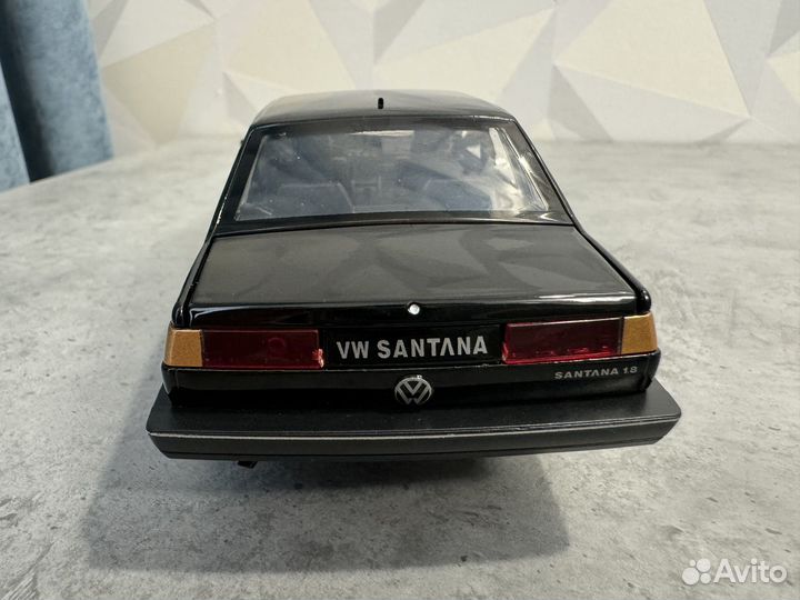 Модель авто Volkswagen Santana 1984 металл