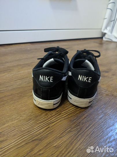 Nike court legacy
