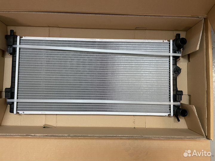 Радиатор двигателя VAG polo-V audi A1