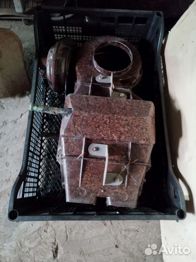 Правое переднее крыло к Газ-24. Оригинал, новое