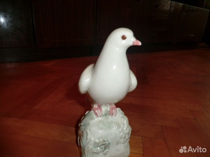 Фарфоровая статуэтка голубь Зик 1930-х гг