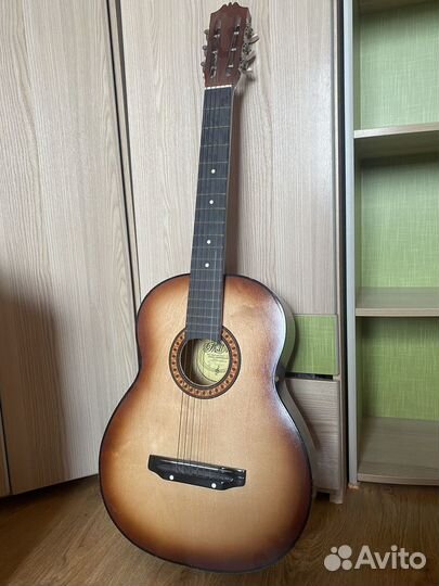 Гитара акустическая