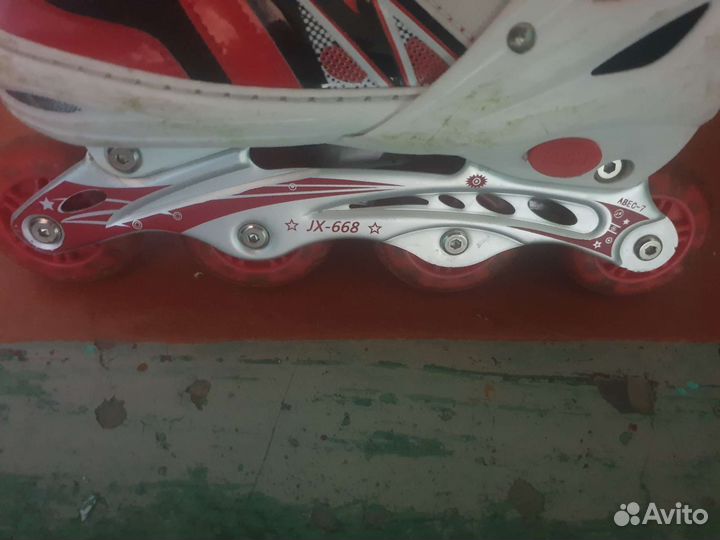 Роликовые коньки