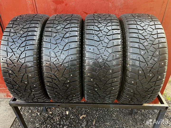 Bridgestone Blizzak Spike-02 225/55 R17 101T