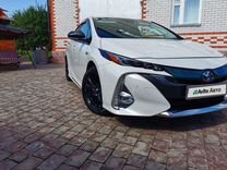 Toyota Prius PHV 1.8 CVT, 2017, 64 500 км, с пробегом, цена 2 520 000 руб.