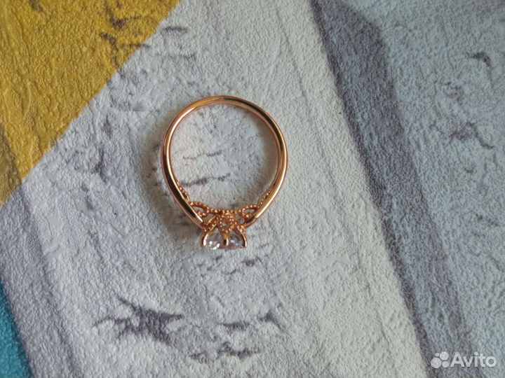 Кольцо с камнем медсплав