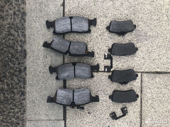 Тормозные колодки Mercedes оригинал