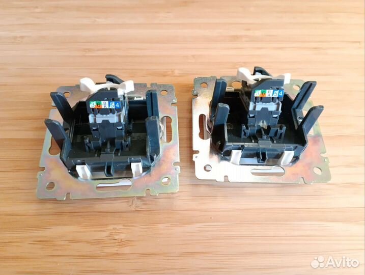 Розетка Legrand Valena RJ45 774238