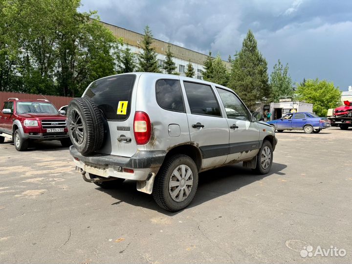 В разборе Chevrolet Niva 2123 1.7