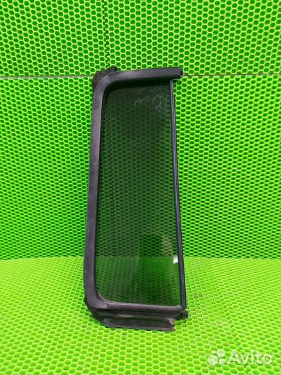 Форточка двери задняя левая Honda Pilot YF4 J35Z4