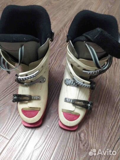 Горнолыжные ботинки женские 38,мужские 42