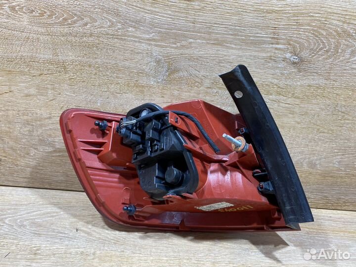 Фонарь задний правый Audi A6 C6 универсал 110043