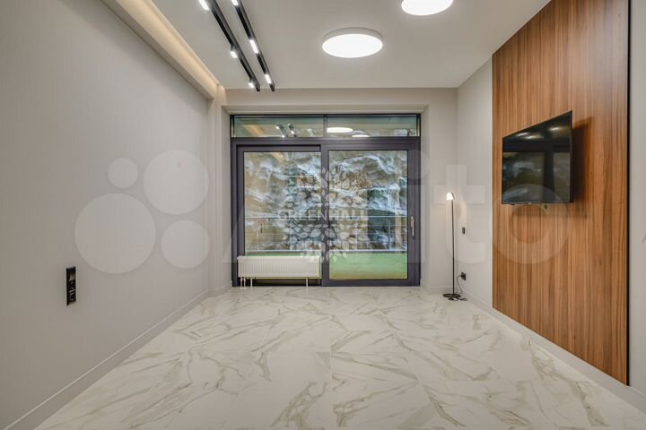 2-к. апартаменты, 94 м², 1/6 эт.