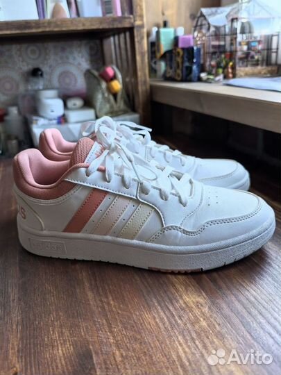 Кроссовки женские adidas