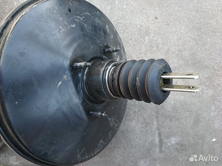 Вакуумный усилитель тормозов и главный цилиндр на