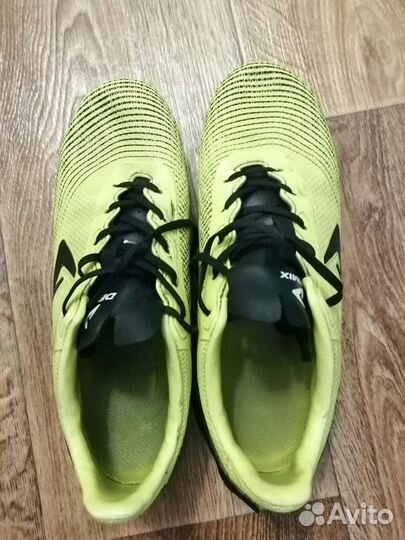 Футбольные бутсы