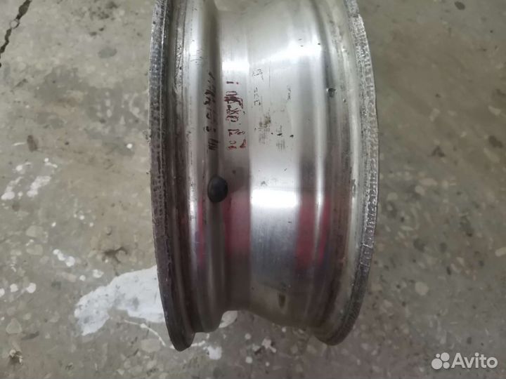 Диск от Москвича 2141