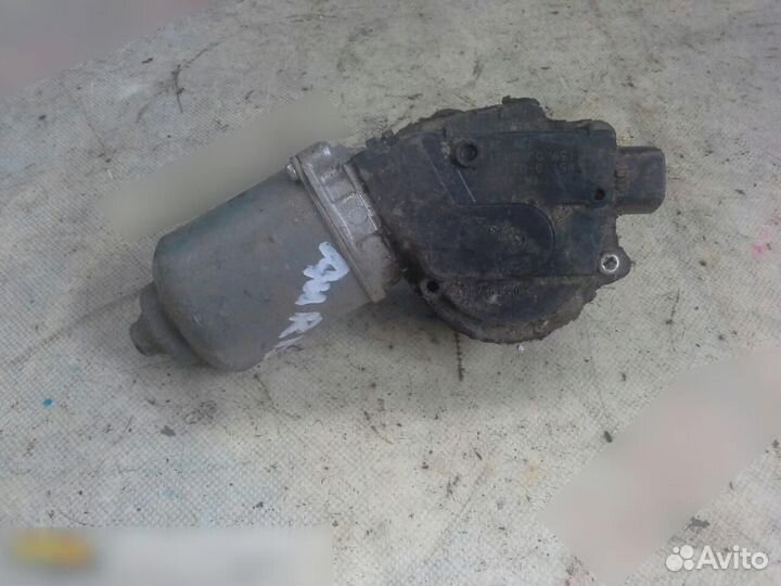 Моторчик стеклоочистителя передний Toyota Auris (E