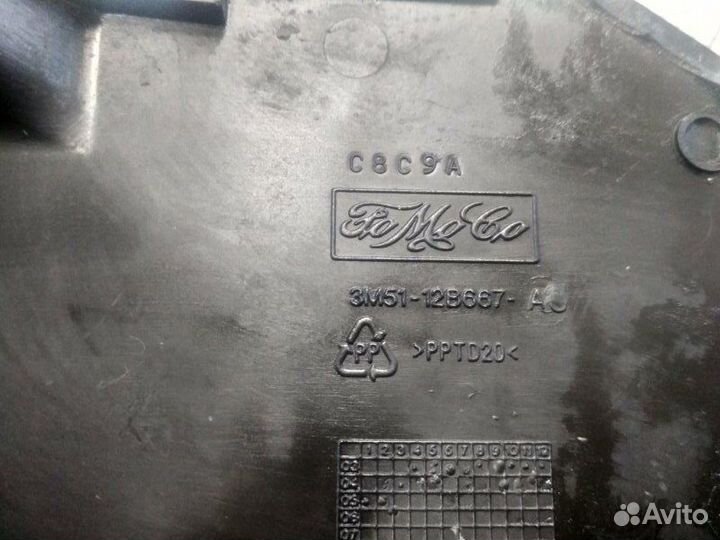 Крышка блока управления двигателем Ford Focus 2