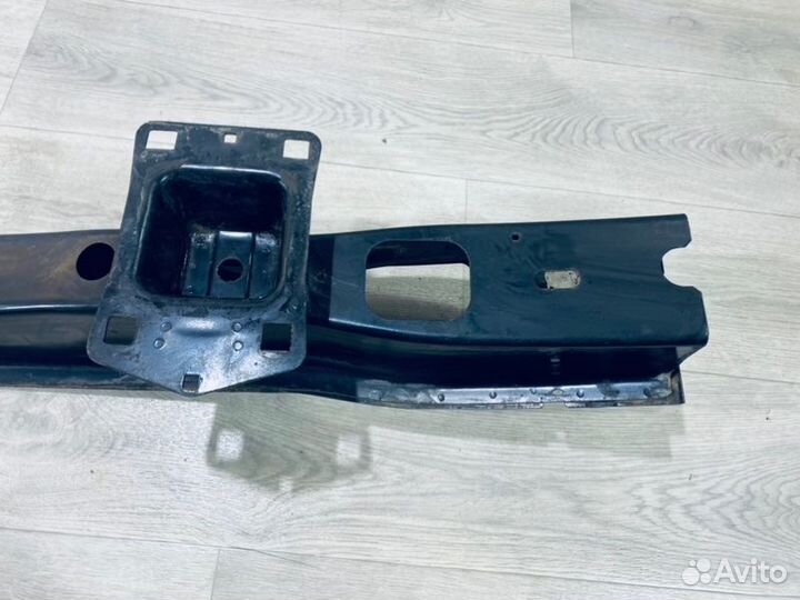 Усилитель бампера передний Land Rover Range Rover