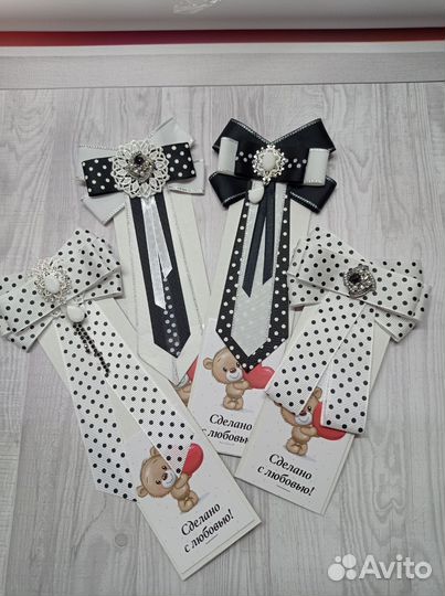 Галстук брошь школьная