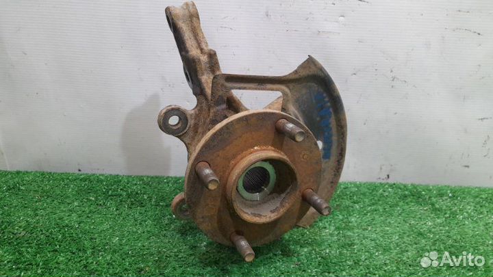 Кулак поворотный передний левый Nissan Almera