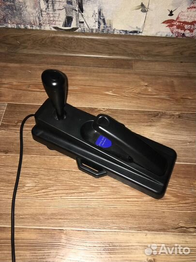 Игровой руль с педалями и коробкой передач