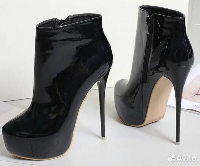 Ботильоны стрипы двойки лакированные