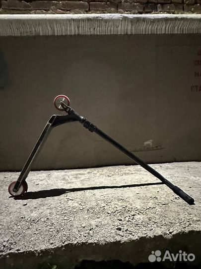 Трюковой самокат кастом в парк