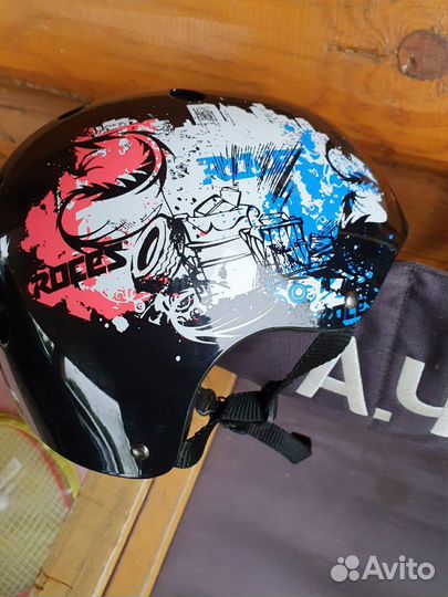 Детский шлем Roces, ролики Reaction