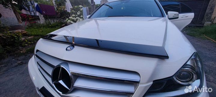 Спойлер на стекло w204