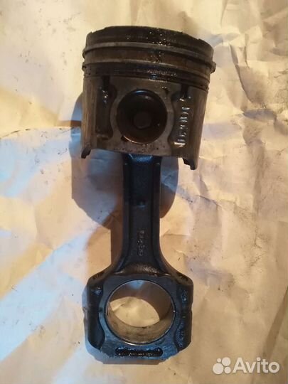 Коленвал с вкладышами и шатун