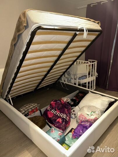 Кровать двухспальная