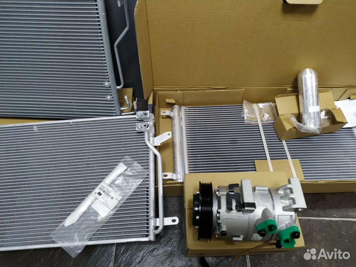 Радиатор кондиционера новый аналог на все модели