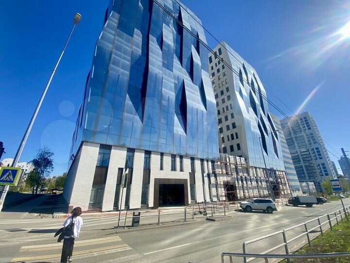 Офис 101.85 кв.м. в бизнес-центре с видом на Волгу