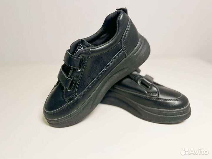 Кросовки женские