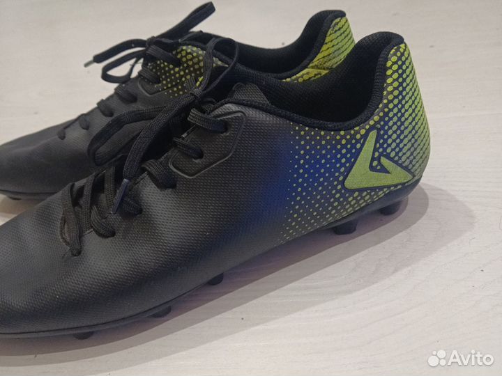 Футбольные бутсы demix