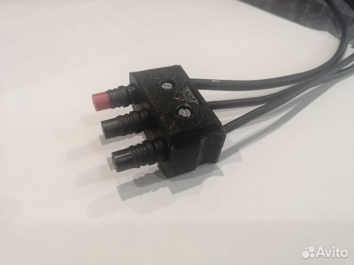 Крышка козырек Garmin 9 sv с фиксатором проводов