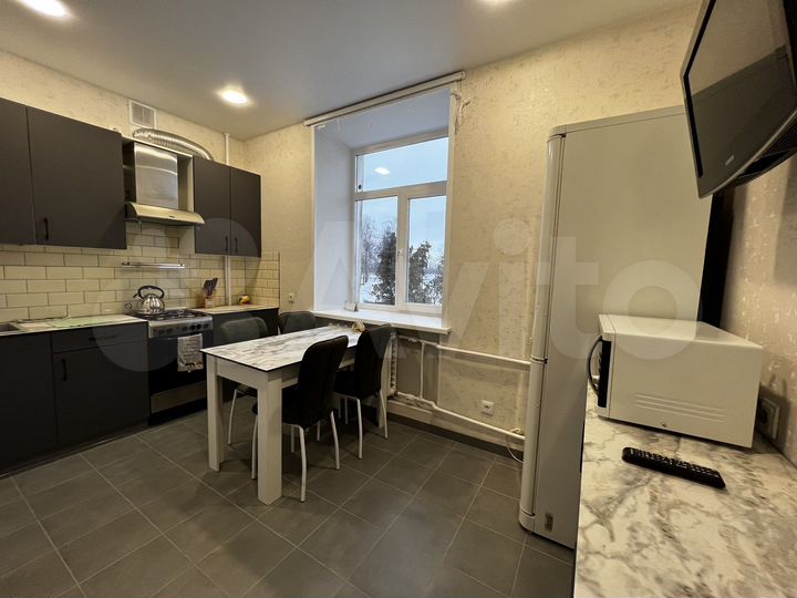 2-к. квартира, 64 м², 2/4 эт.
