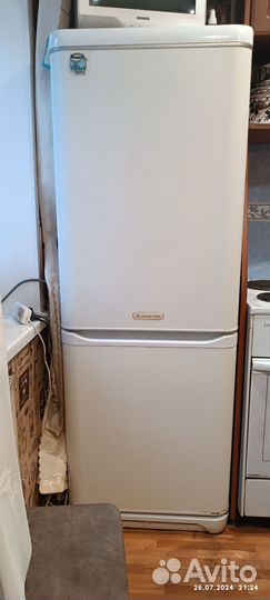 Холодильник бу Аристон капельная система