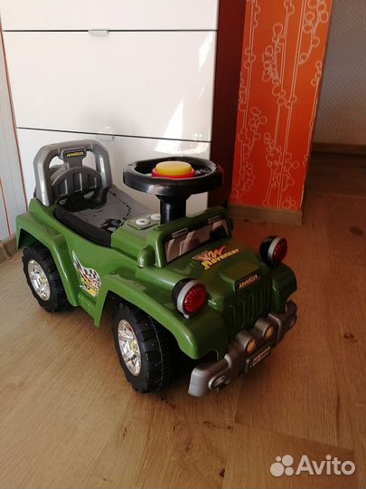 Внедорожник толокар каталка