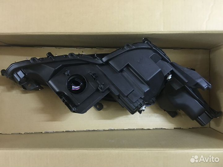 Фара Toyota Camry V70