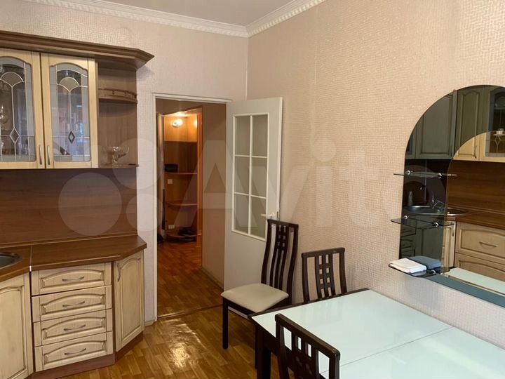 2-к. квартира, 54 м², 2/5 эт.