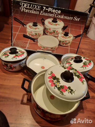 Набор эмалированных кастрюль,ссср
