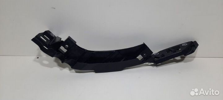 Крепление бампера(кронштейн) переднее правое