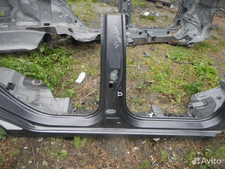 Панель боковая кузова/стойка правая Hyundai Solaris