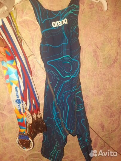 Стартовый гидрокостюм arena