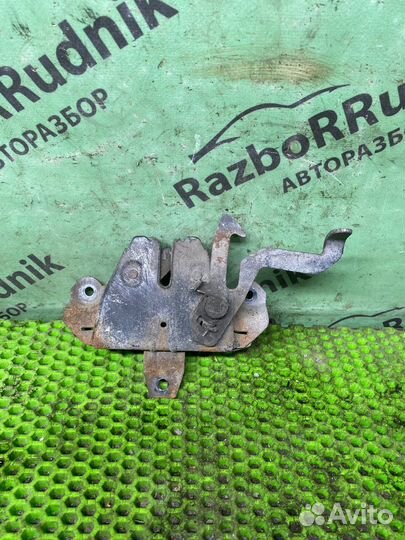 Замок капота Mitsubishi Carisma