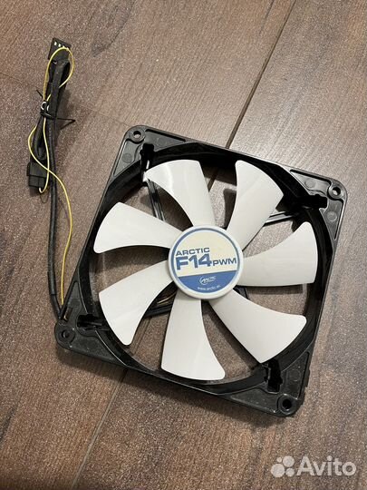 Arctic cooling f14 pwm